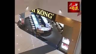 闯广场珠宝店行劫 4匪失手落荒而逃