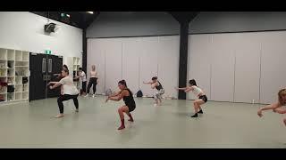 Contemporary choreographed by Vi Lam at Sydney Dance Company