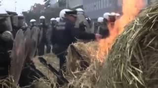 09/07/2015 | Tear gas, water cannon at mass EU farmer protest in Brussels