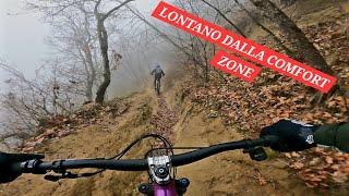 Fango, foglie, ripidi e nebbia in MTB