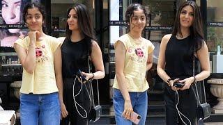 Riddhima Kapoor Sahni With Daughter Samara Sahni Posing For Paps