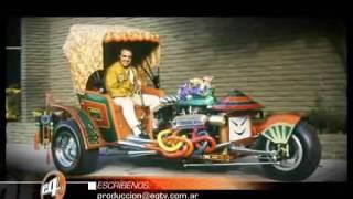 George Barris el diseñador del Batimovil y otros en el Sema Show