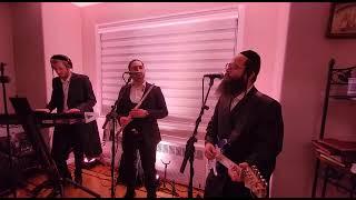 "Bein Kodesh L'choil" Beautifully sang by The amazing guitarist Nachman Dryer!!