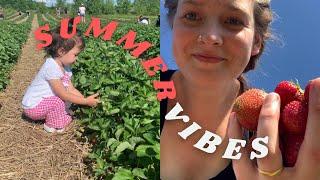Can it get any better than THIS? |  Picking fresh berries from the field | an EMMA VLOG
