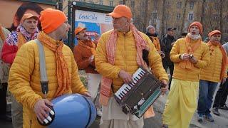 Харинама в Екатеринбурге. Spring harinams in Russia. Yekaterinburg, kirtan Gaja Hanta das 25.04.2021