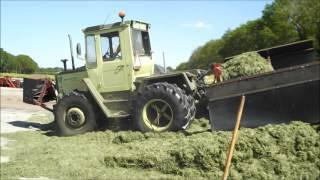 Gras oprapen en inkuilen  Boeren in het gras deel 8