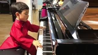 Thần Đồng Piano' Evan Le 5 Tuổi Chơi Xuất Thần Bài Diễm Xưa