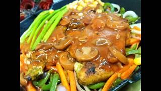 Red mushroom sauce steaksmushroom steakred sauce steak