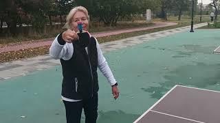Татьяна тестирует мини ракетку Черкизовский парк настольный теннис 30.09.22