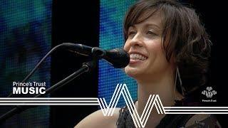 Alanis Morissette - Head Over Feet - Unplugged (The Prince's Trust Party In The Park 2004)