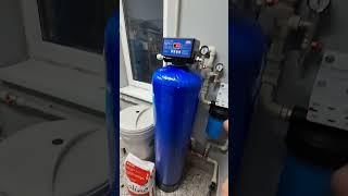 Обзор системы умягчения воды в частном доме. Умягчитель воды колонного типа для дома или коттеджа.
