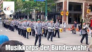 Bundeswehr marschiert durch die Straßen von Norfolk - Musikkorps der Bundeswehr Parade - Marschmusik
