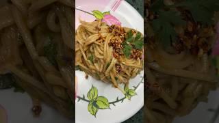 YOU NEED TO TRY THIS@ScholarEats #spicynoodles #noodles #fiery #garlicchillioil #chillioil