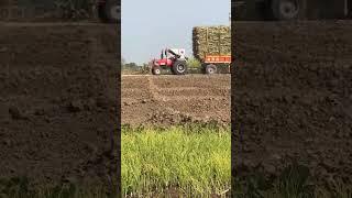 Mahindra Arjun Tractor heavy loaded Trolley