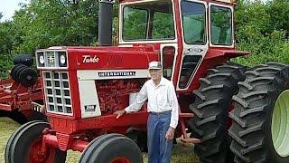 1975 IHC 1566 Tractor with 450 hours on 8/14/14 Farm Auction