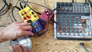 Making Harsh Noise With Contact Mic, Mixer and Pedals