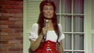 Loretta Lynn - You're Lookin' At Country