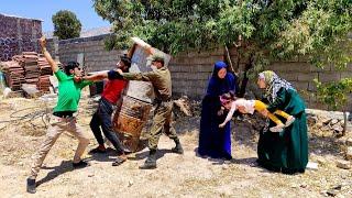 Azita's cameraman chased by Ali and his mother.And the arrival of the police on the scene