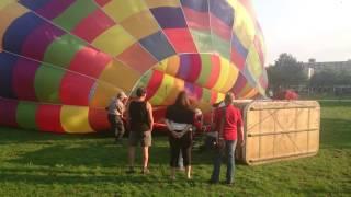 Luchtballon gaat de lucht in...