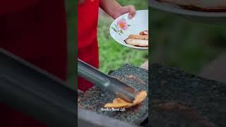 Poor girl fry eggs on the hot stone making sandwiches for breakfast #hungry   #stone # #grilled