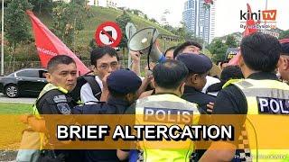 Brief altercation erupts between Teoh Beng Hock group and cops