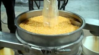 Demo of Kason's Single-Deck Vibroscreen Vibratory Separator Screening Corn Kernels