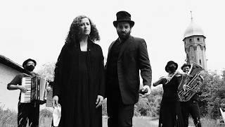 Mentshn-Fresser (1916 Yiddish Pandemic Ballad) feat. Sveta Kundish & Daniel Kahn