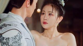 【Full Movie】美女脱衣服洗澡，怎料帅气小贼突然闯入抱住她！Chinese Drama