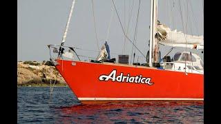 La storia di Adriatica, la barca a vela di Velisti per Caso