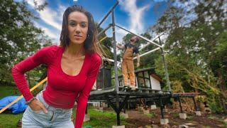 THE WALLS ARE GOING UP! DIY innovative tiny home