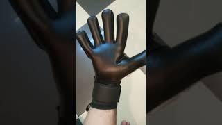 Professional Goal keeper Gloves with latex back hand.