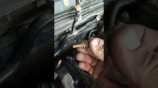 Cambio de termostato superior y el sensor de coolant o (ETC°) Nissan Pathfinder SE 3.5cc parte 2