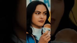  Camila Mendes