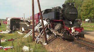 26.09.21 Video: Drama an unbeschranktem Bahnübergang: Bäderbahn "Molli" erfasst Wohnmobil - 1 Toter