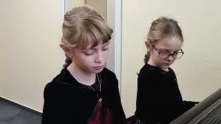 1. Dezember 2023 - Adventskalender der Kreismusikschule Erzgebirgskreis - Emma Poland & Emma Bauer