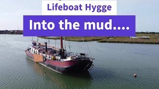 Lifeboat Hygge : Moving my barge to her Summer mooring.