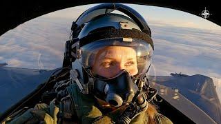 Sweden Female Fighter Pilot Fly Christmas Flight [Kvinnliga Stridspilot JAS 39 Gripen]