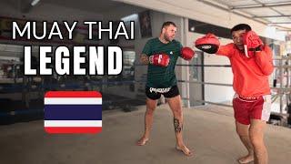 Training With 3x LUMPINEE CHAMPION Hippy Singmanee  (Muay Thai In Bangkok)