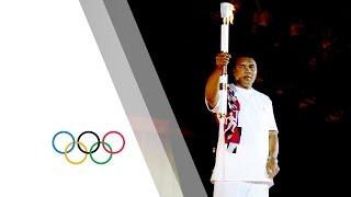 Muhammad Ali lights the the Olympic Flame at Atlanta 1996