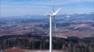 Největší větrná elektrárna v Čr, 175 m výšky v obci Vítězná. První pokus