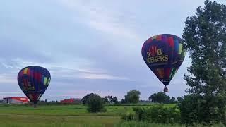 Landing van 2 Wiegers luchtballonnen in Nijkerk.