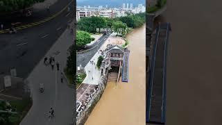 中国福建省龙岩市上杭县 据报道，16日14时起，局部骤降特大暴雨，航拍现状