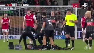 Bas Dost collapses, Alkmaar vs NEC