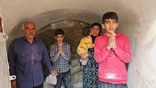 Master Helps Nomadic Family Build Shelter in the Cold of the Mountains