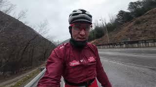 Teaching my wife how to ride in the rain  like a pro - Andorra