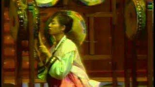 Yoon Eun Hye 윤은혜 Baby V O X 베이비복스 (Korean Drum Dance) in 2000