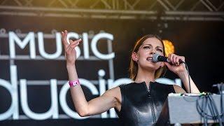 Rosie Lowe - Woman (Radio 1's Big Weekend 2016)