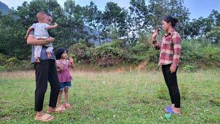 The orphan girl collects snails to cook and journeys to find Be My's family - orphans