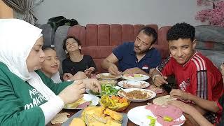 تحدي مع لمه العيله/على فطار جديد من نوعه مع الاناناس العراقي وحكينا على كلمتين اسمعوهم