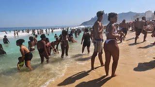 IPANEMA BEACH , RIO DE JANEIRO, BRAZIL 